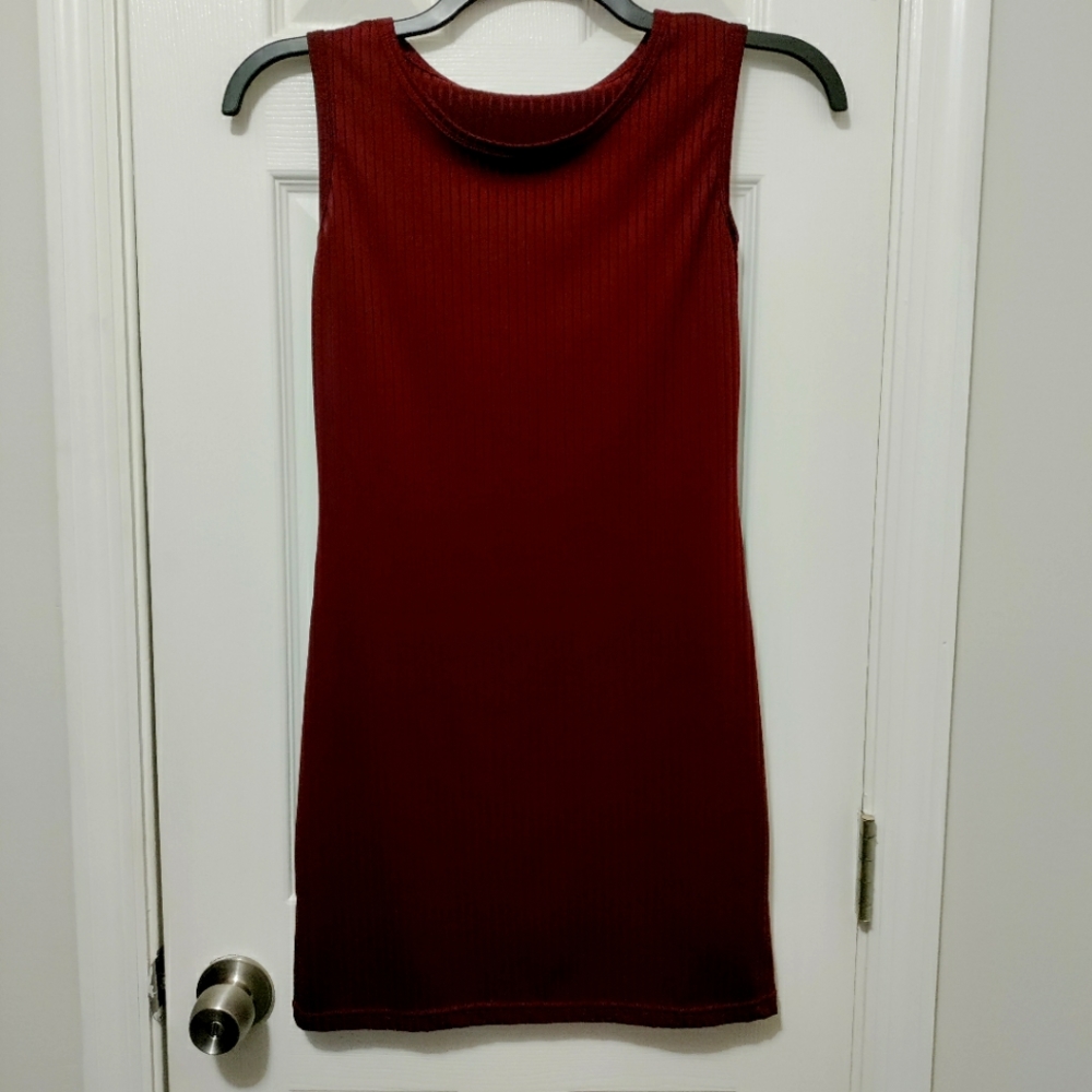Burgundy body con dress